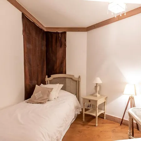 Apartment Luxueux 4 Pieces Avec Alcove, Superbe Sejour, Prestations De Gamme, Au Coeur De - Fr-1-694-167